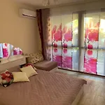 Luxury Orchid With A Garden In A Private Complex Cascadas Bulgaria 3*