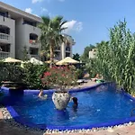 Apartmanhotel Luxury Orchid With A Garden In A Private Complex Cascadas Bulgaria 3*