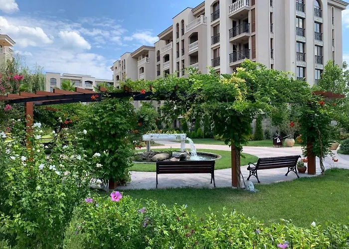 Апарт-готель Luxury Orchid With A Garden In A Private Complex Cascadas Bulgaria